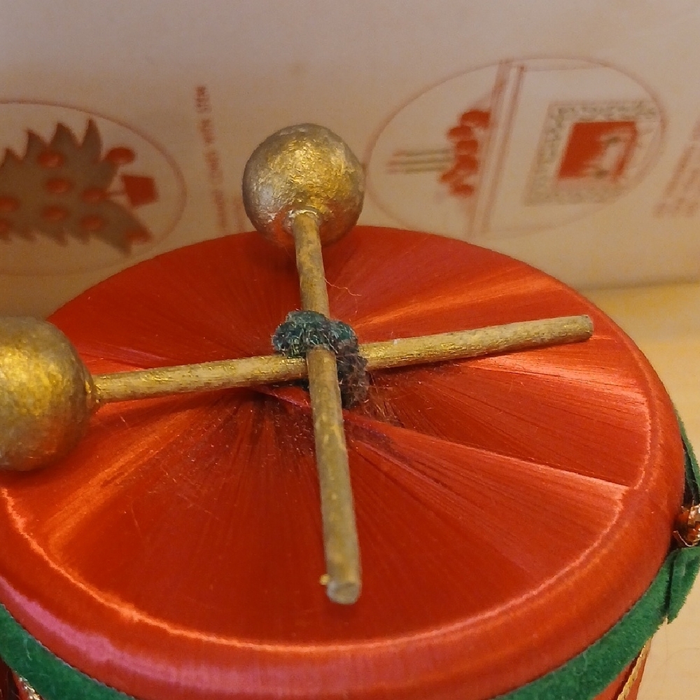 Vintage Christmas Drum Ornaments - Picture 7 of 15